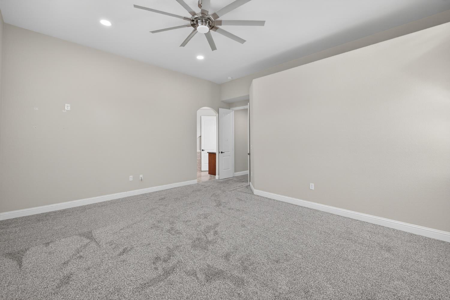 2883 22nd Ct, Kingsburg, CA 93631