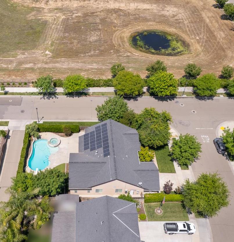 2883 22nd Ct, Kingsburg, CA 93631