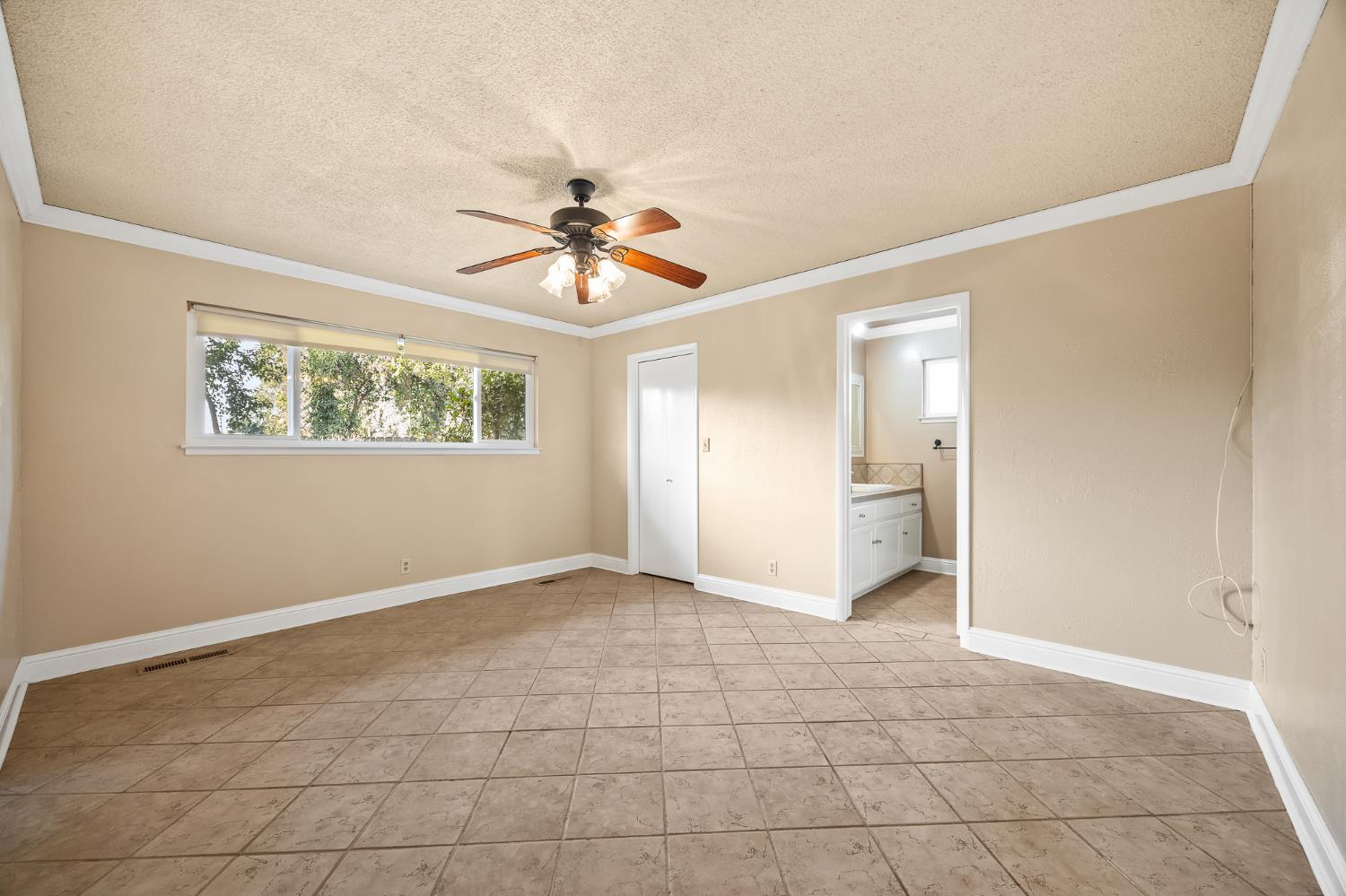 6725 N Baird, Fresno, CA 93710