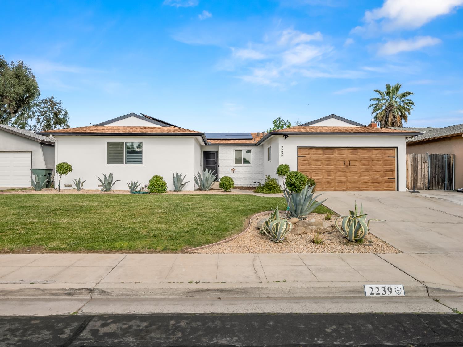 2239 Sunnyside Ave, Clovis, CA 93611
