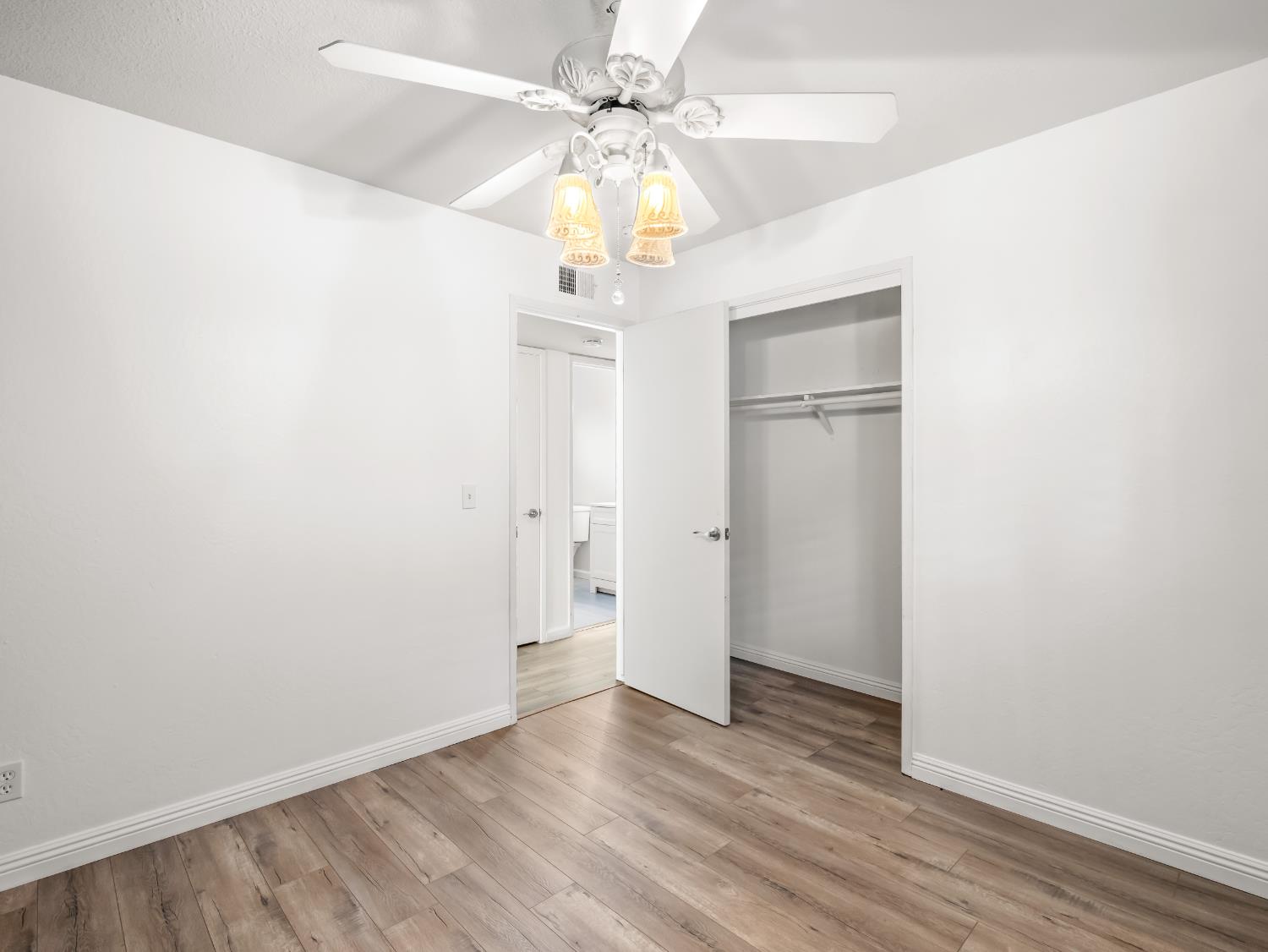 2239 Sunnyside Ave, Clovis, CA 93611