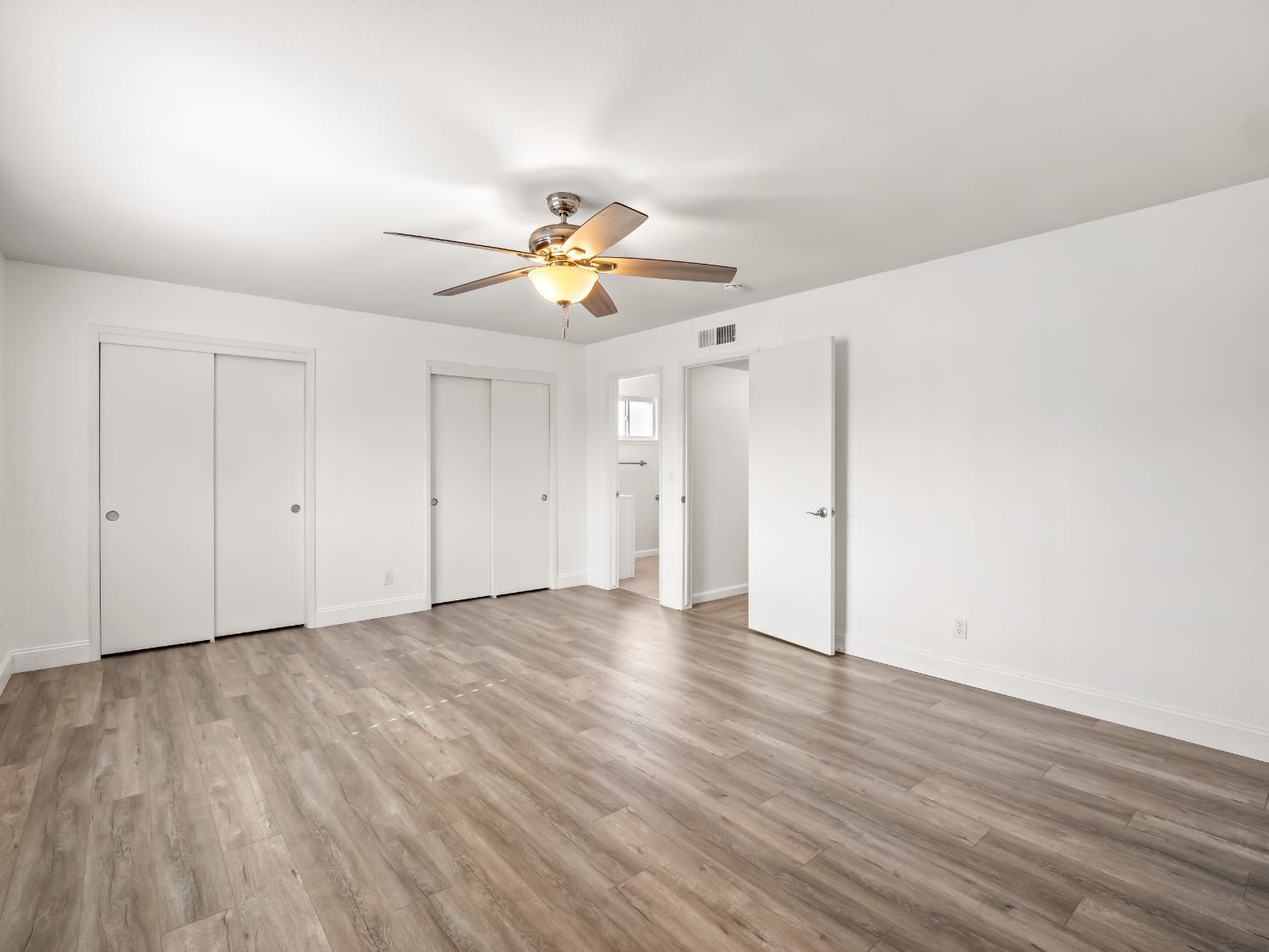 2239 Sunnyside Ave, Clovis, CA 93611