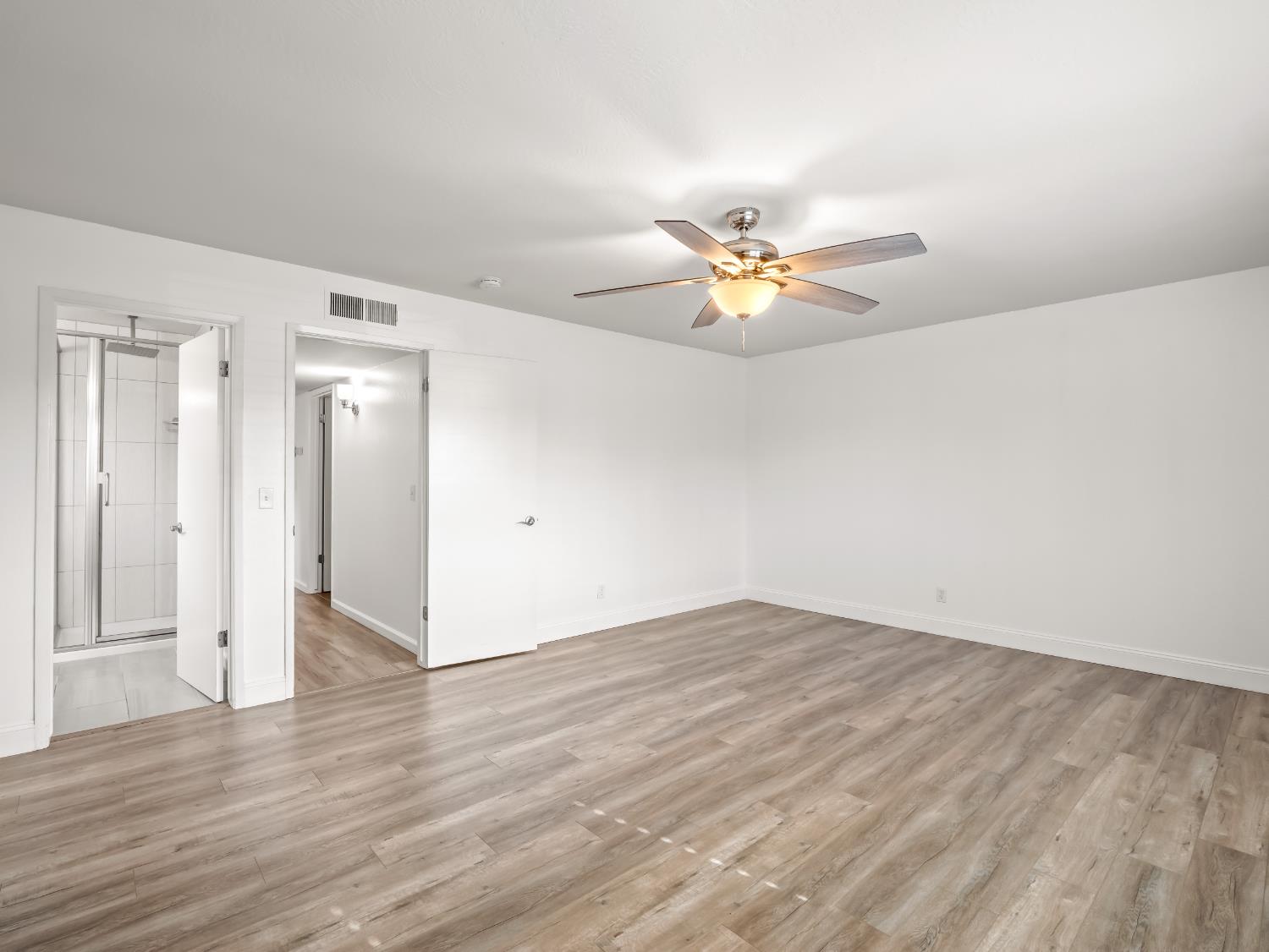 2239 Sunnyside Ave, Clovis, CA 93611