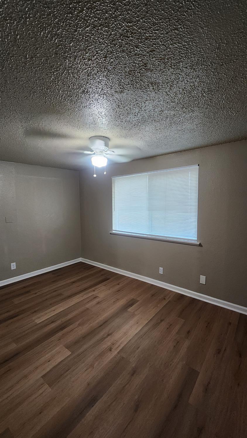 301 Braden Ave, Hanford, CA 93230