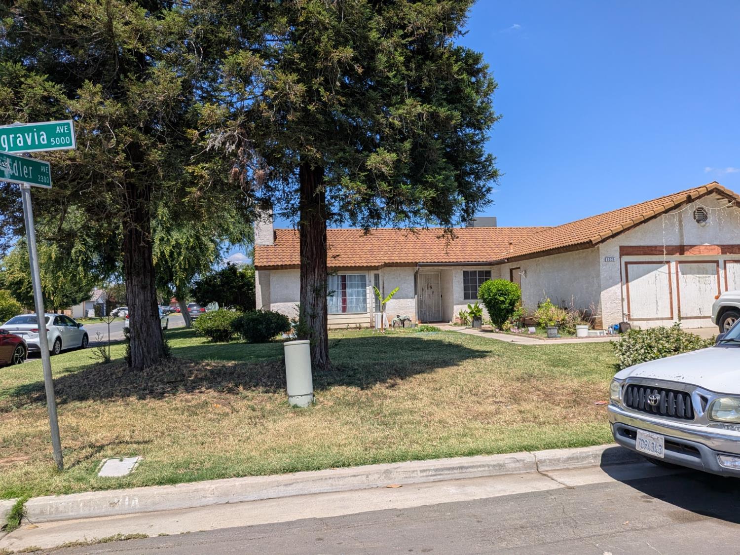 5035 E Belgravia Ave, Fresno, CA 93725