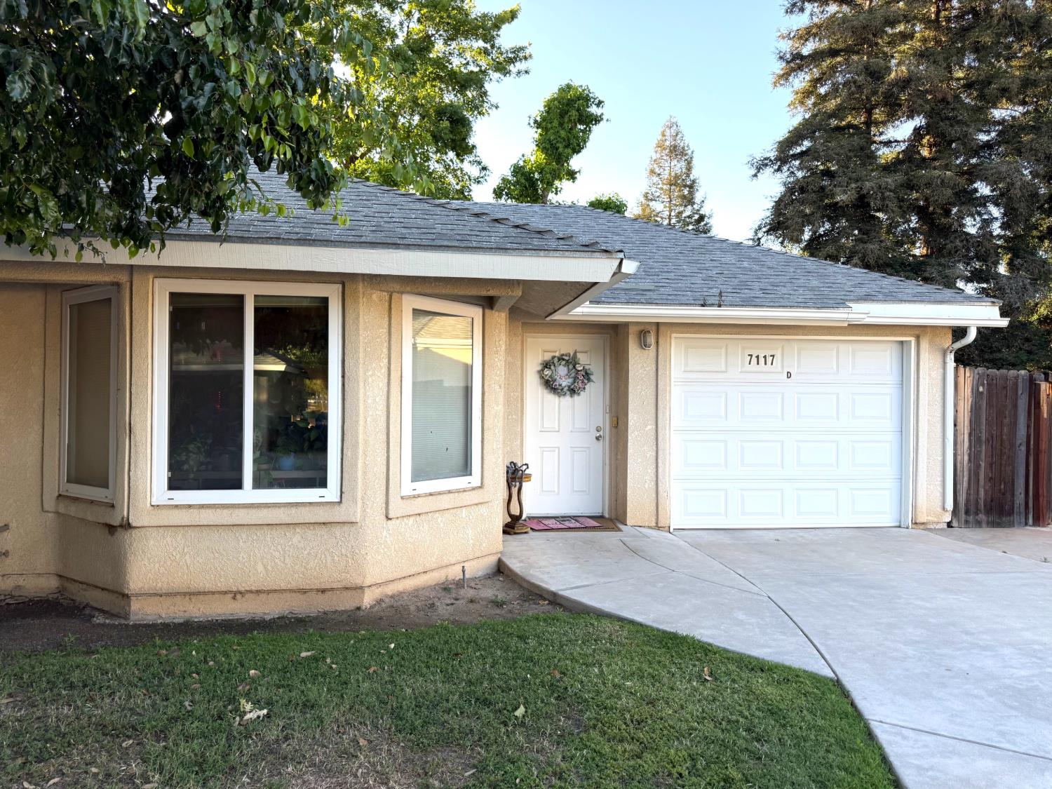 7117 N Antioch Ave, Fresno, CA 93722