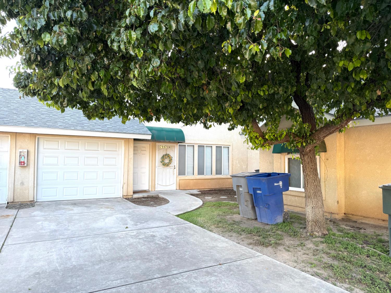 7117 N Antioch Ave, Fresno, CA 93722