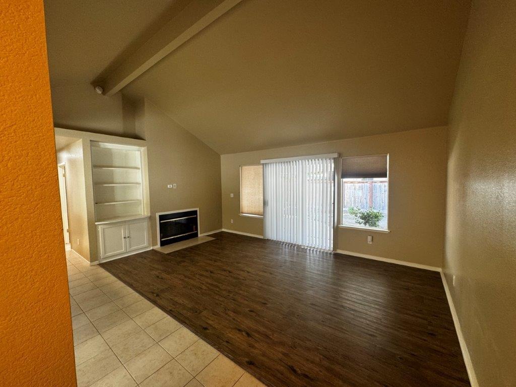 7117 N Antioch Ave, Fresno, CA 93722