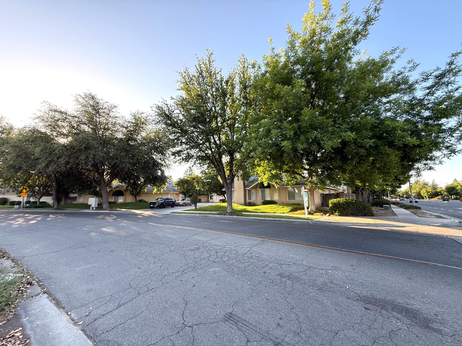7127 N Antioch Ave, Fresno, CA 93722