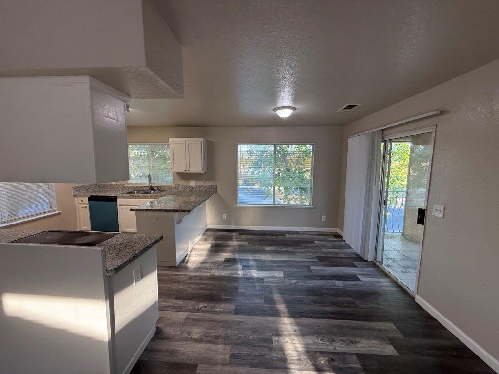 7127 N Antioch Ave, Fresno, CA 93722