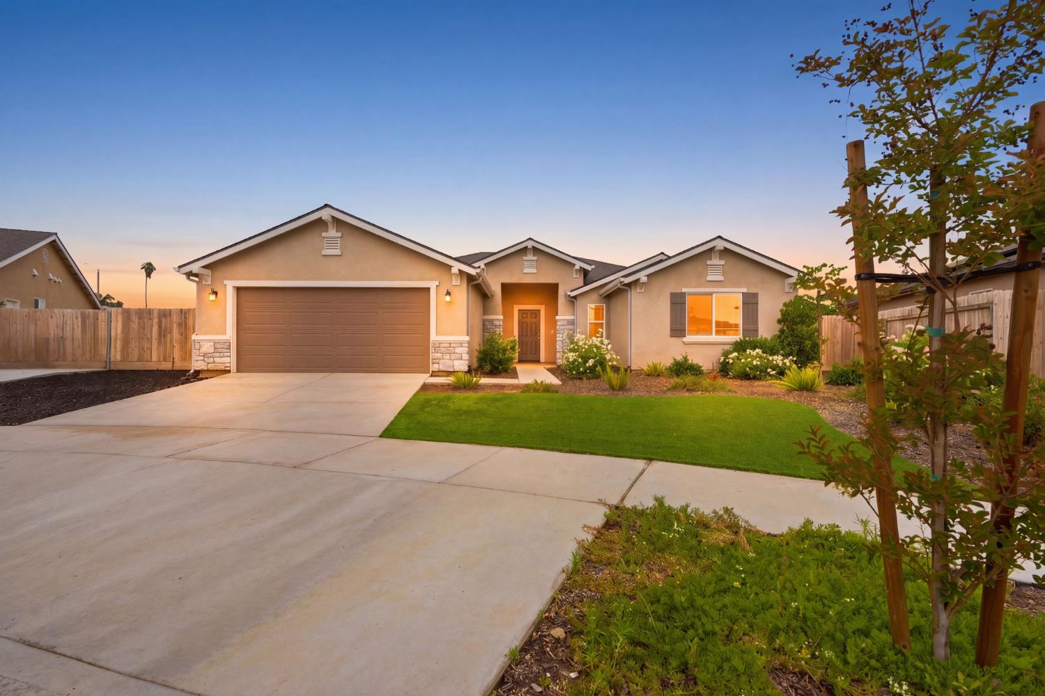 2198 W Ambassador Way, Hanford, CA 93230