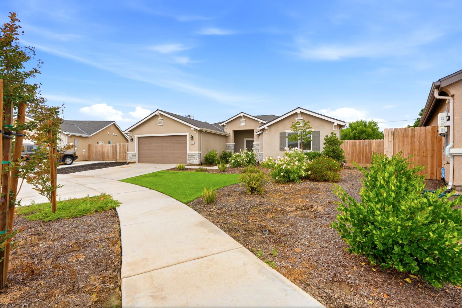2198 W Ambassador Way, Hanford, CA 93230