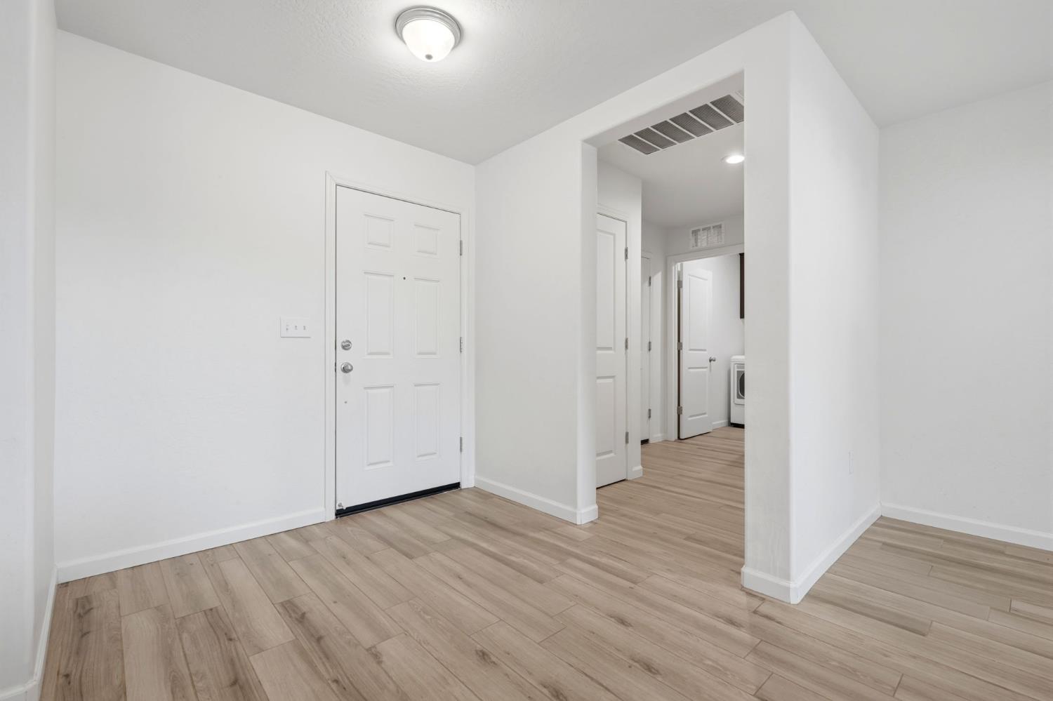 2198 W Ambassador Way, Hanford, CA 93230