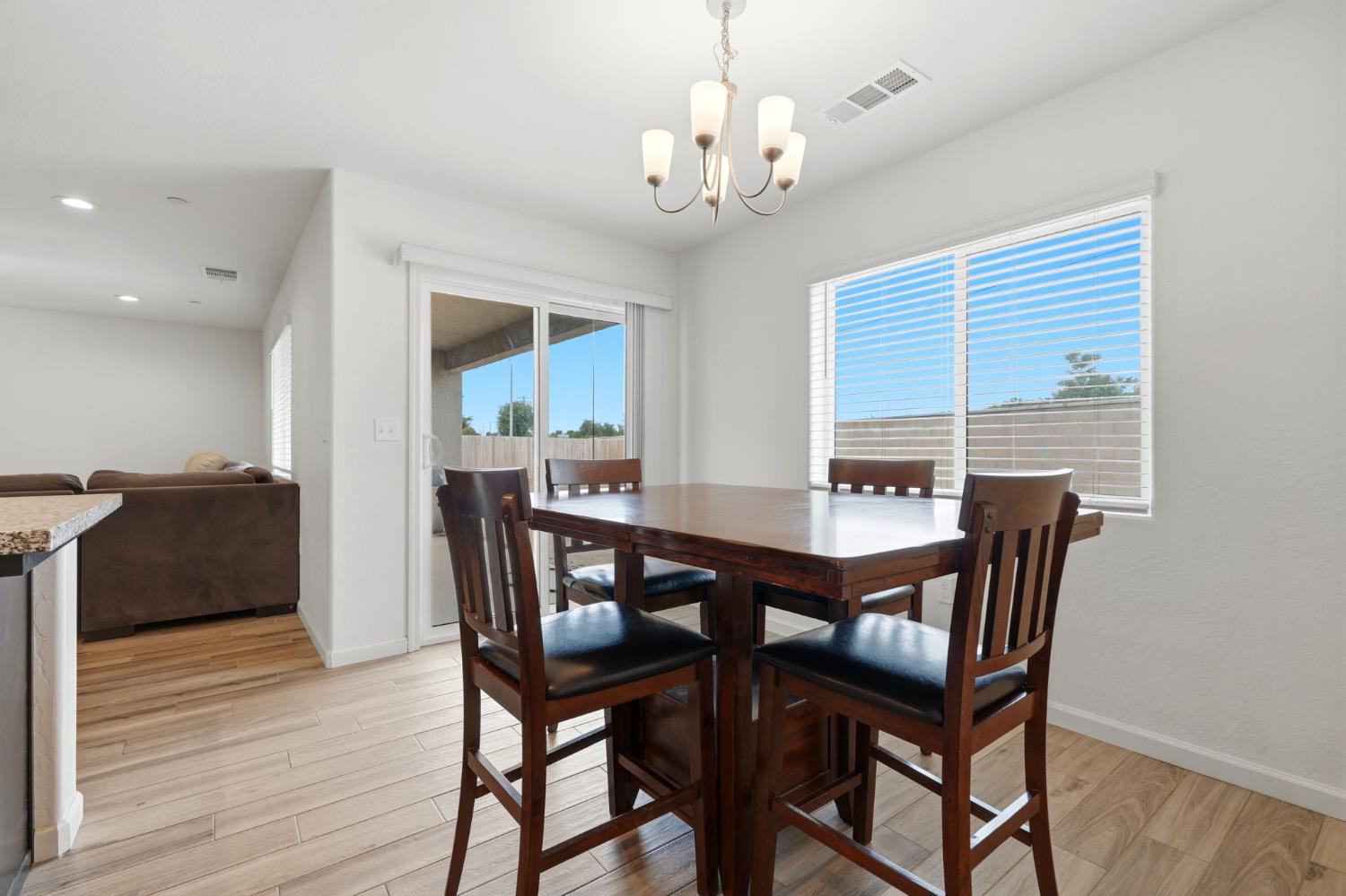 2198 W Ambassador Way, Hanford, CA 93230