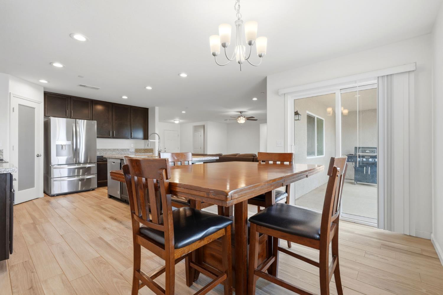 2198 W Ambassador Way, Hanford, CA 93230