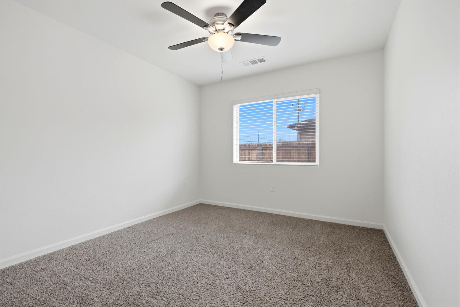 2198 W Ambassador Way, Hanford, CA 93230