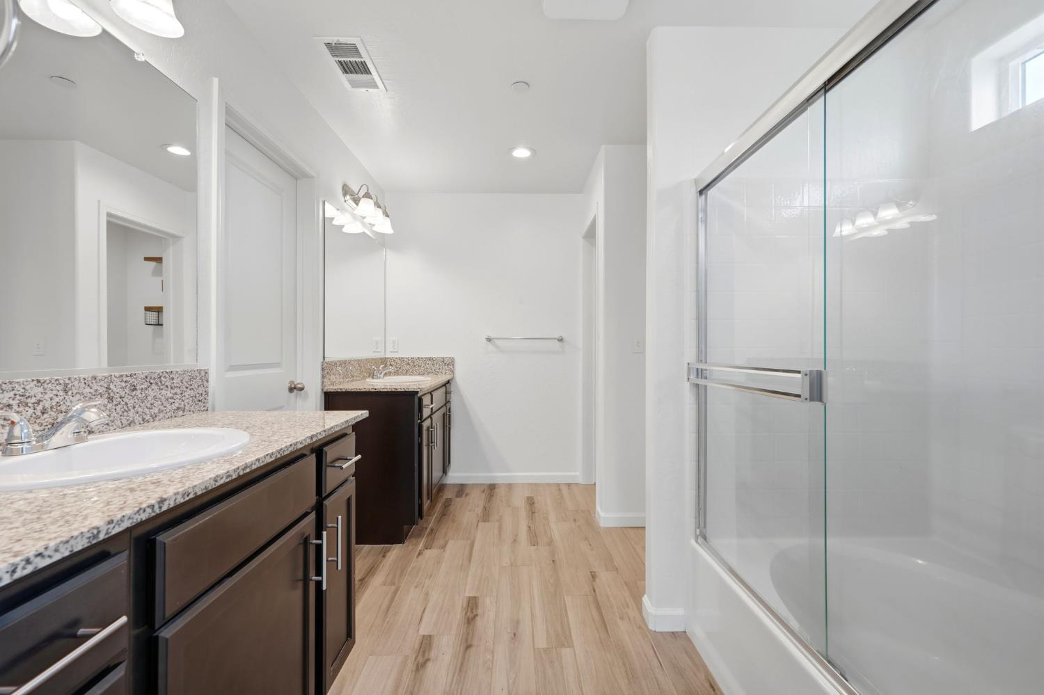 2198 W Ambassador Way, Hanford, CA 93230