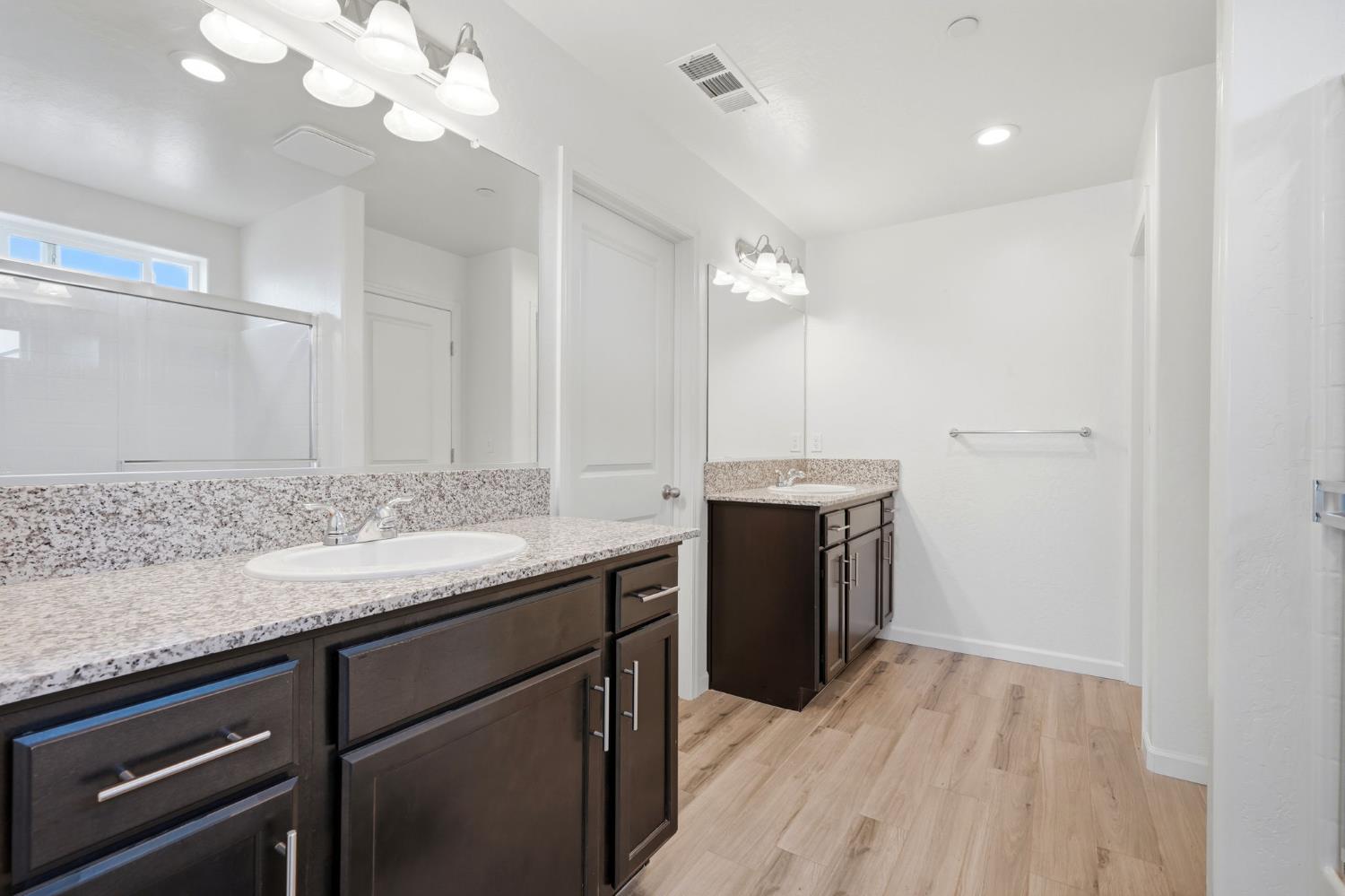 2198 W Ambassador Way, Hanford, CA 93230