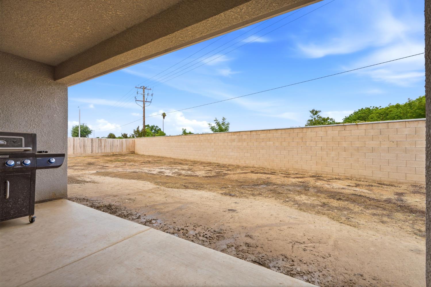 2198 W Ambassador Way, Hanford, CA 93230