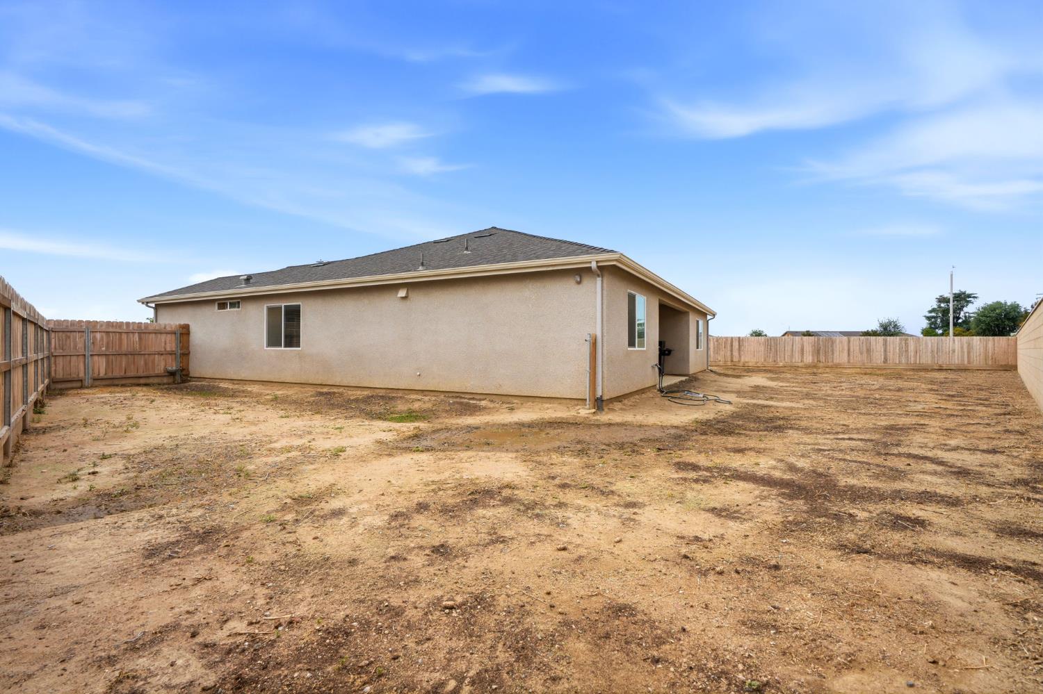 2198 W Ambassador Way, Hanford, CA 93230