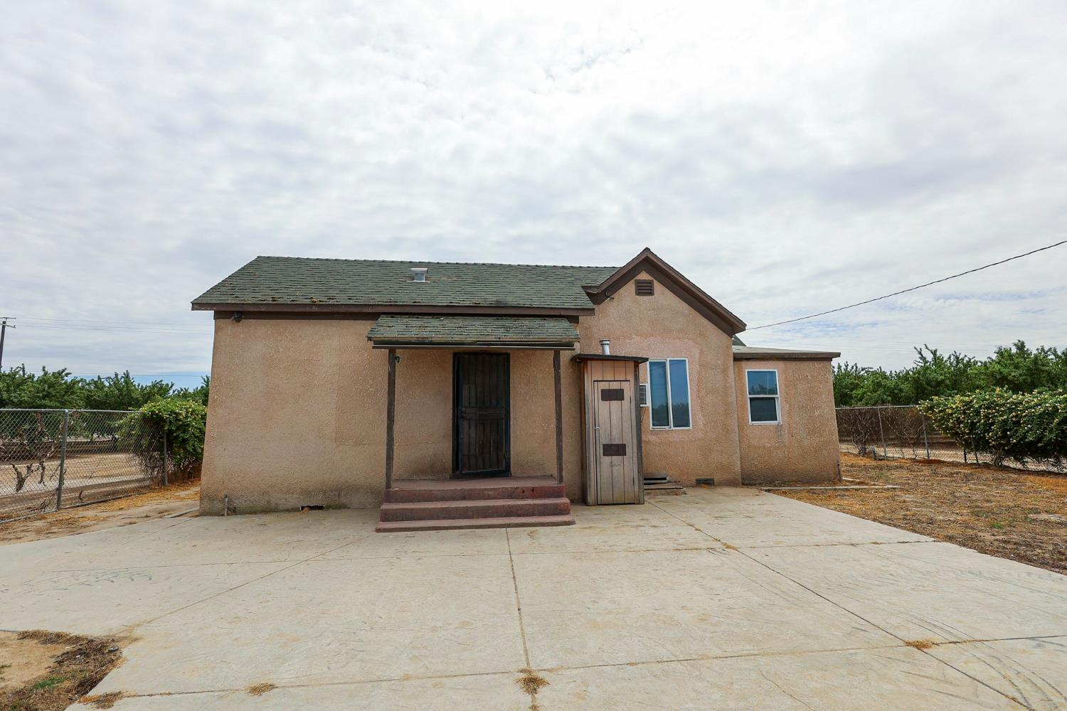 13910 E Mountain View Ave, Kingsburg, CA 93631