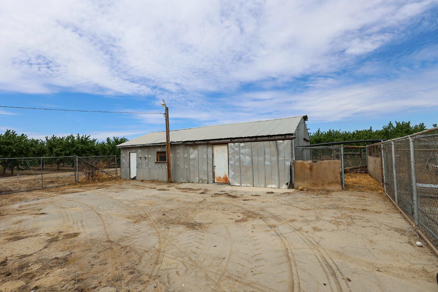 13910 E Mountain View Ave, Kingsburg, CA 93631