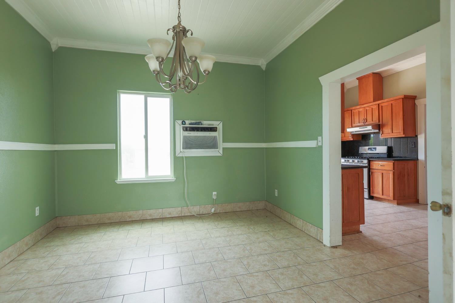 13910 E Mountain View Ave, Kingsburg, CA 93631