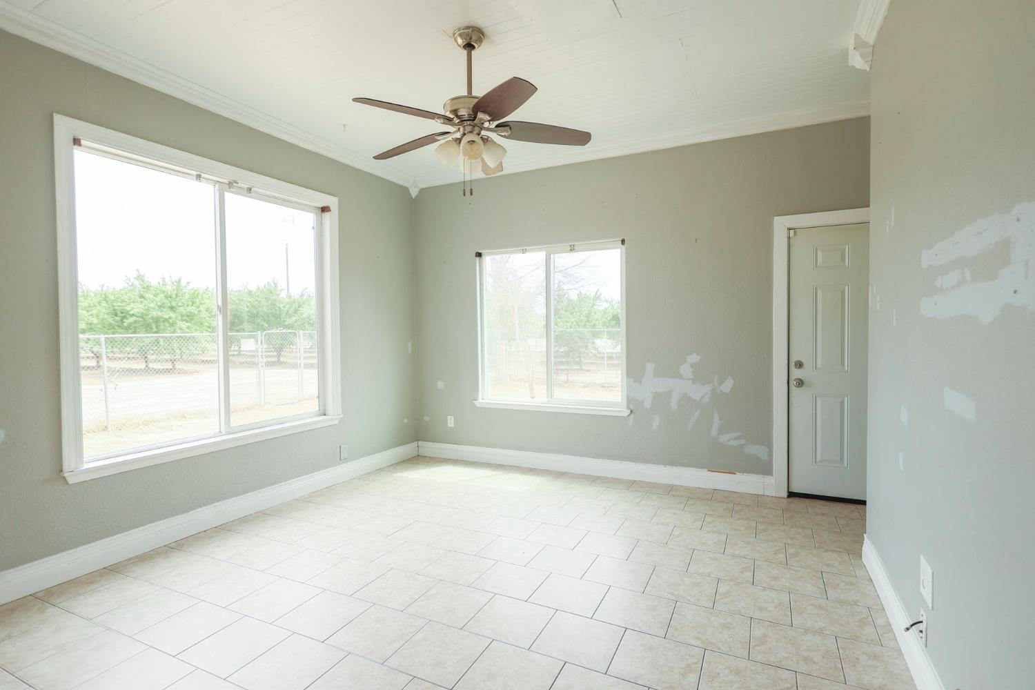 13910 E Mountain View Ave, Kingsburg, CA 93631