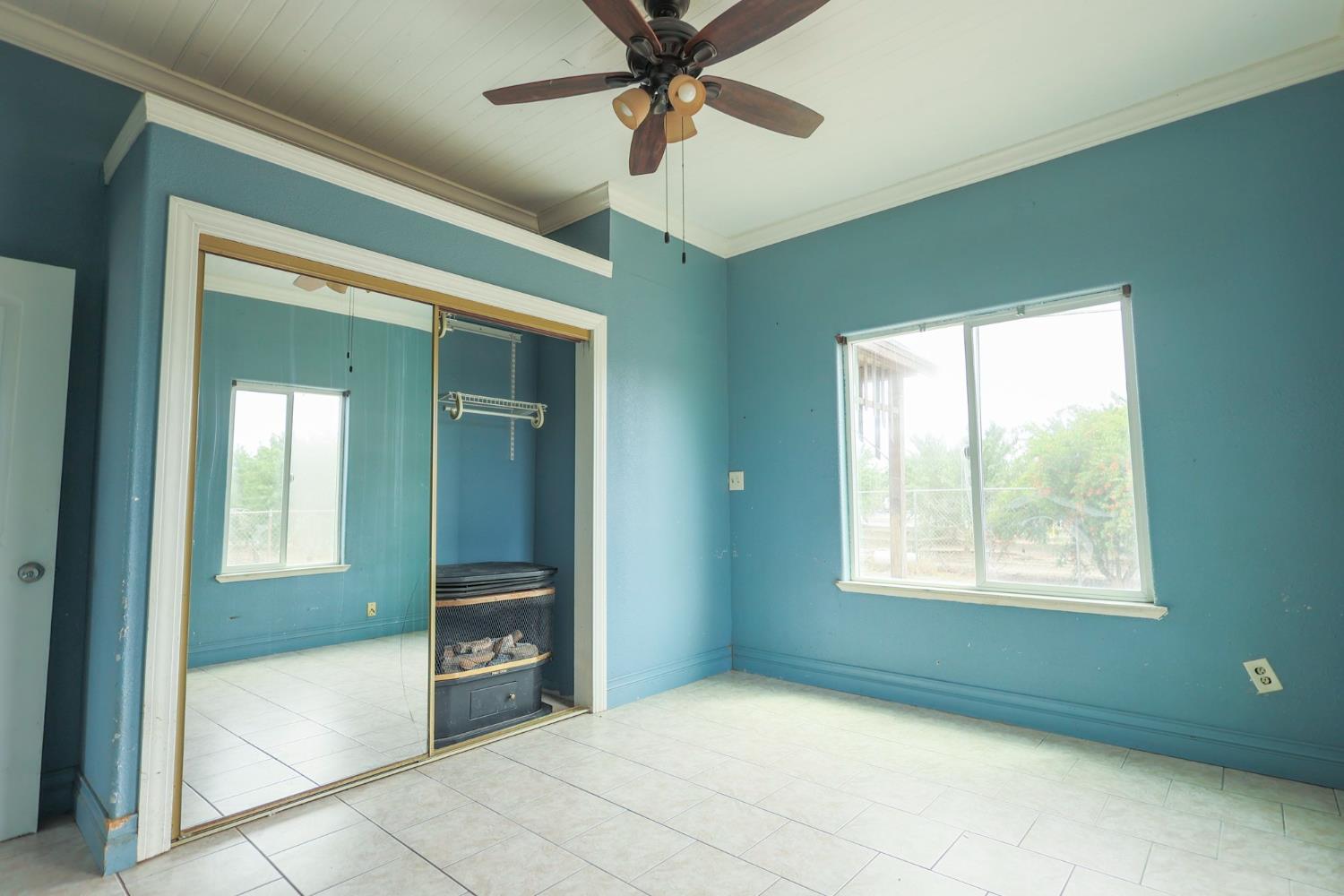 13910 E Mountain View Ave, Kingsburg, CA 93631