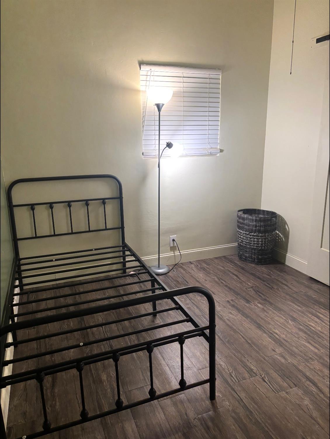 1029 N Green St, Hanford, CA 93230