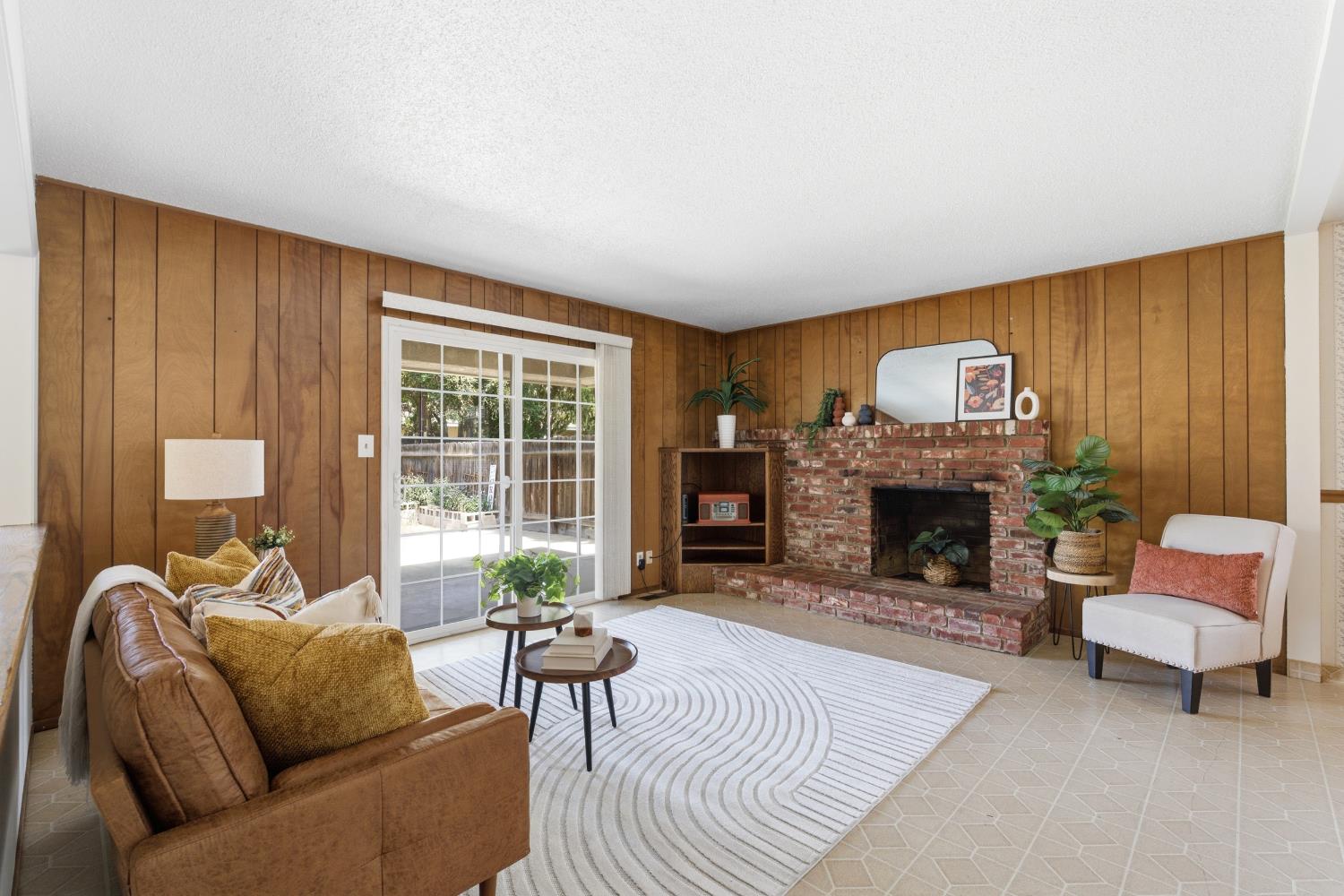 772 E Sample Ave, Fresno, CA 93710