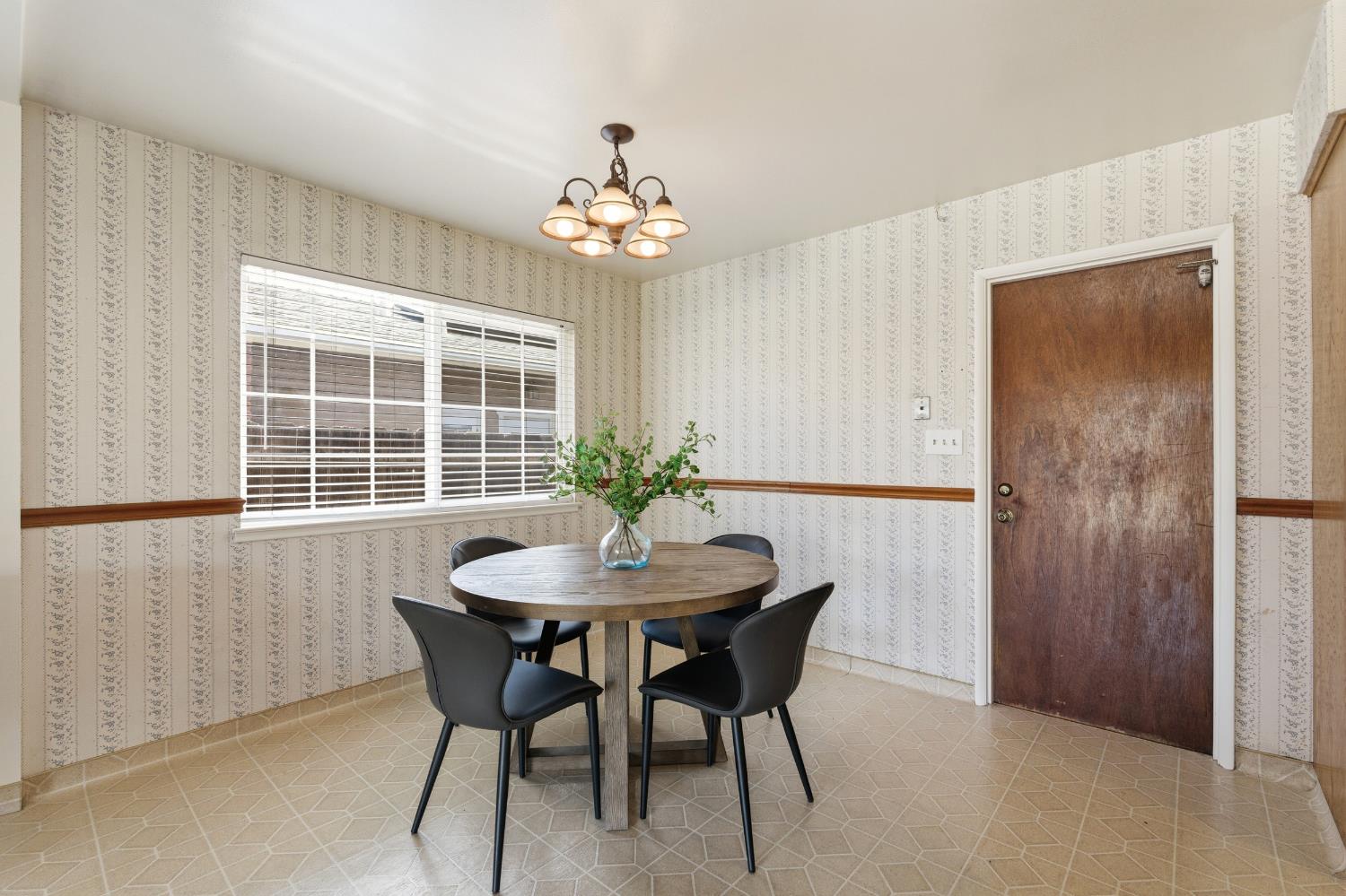 772 E Sample Ave, Fresno, CA 93710