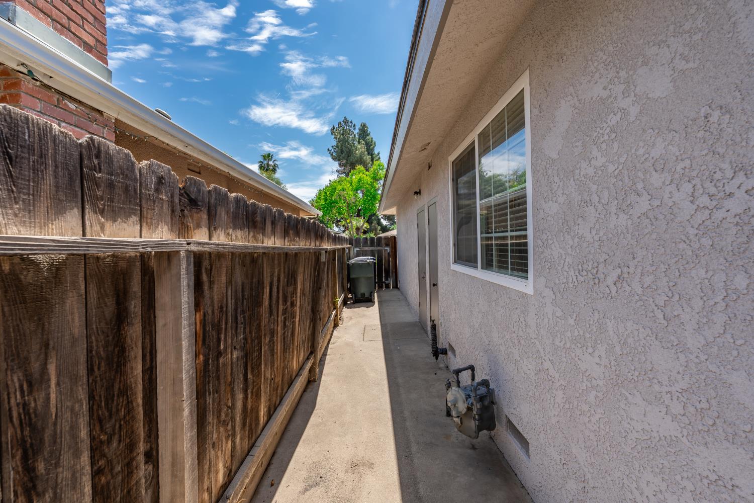 772 E Sample Ave, Fresno, CA 93710