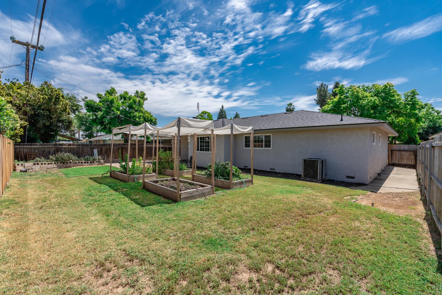772 E Sample Ave, Fresno, CA 93710