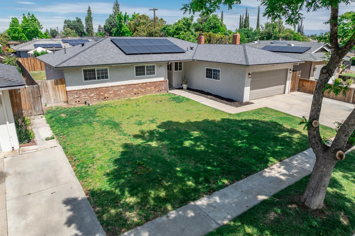 772 E Sample Ave, Fresno, CA 93710