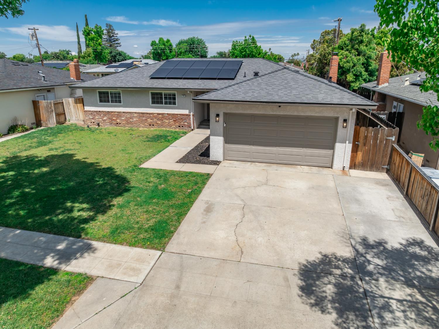 772 E Sample Ave, Fresno, CA 93710