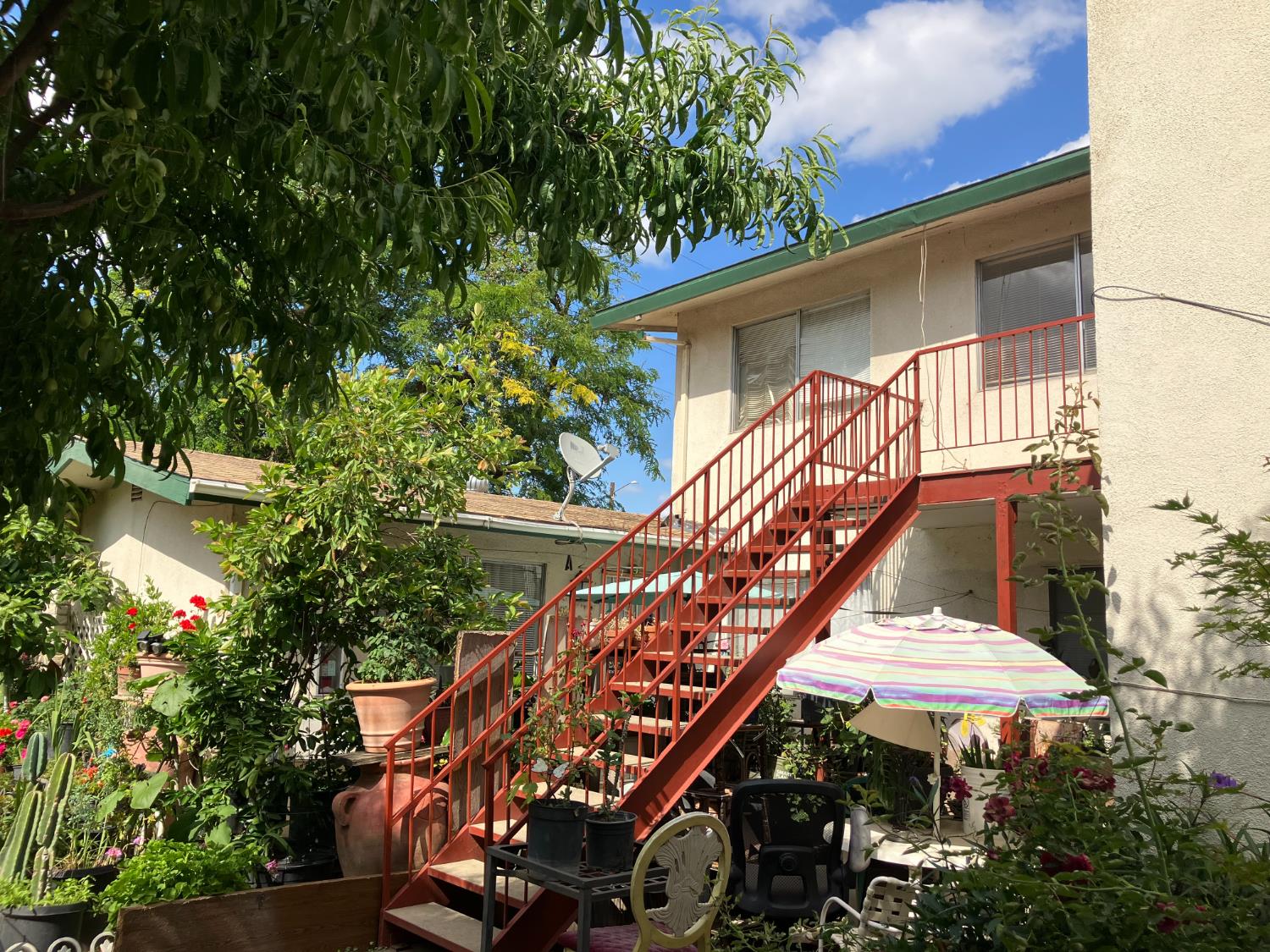 110 E Dakota Ave, Fresno, CA 93704