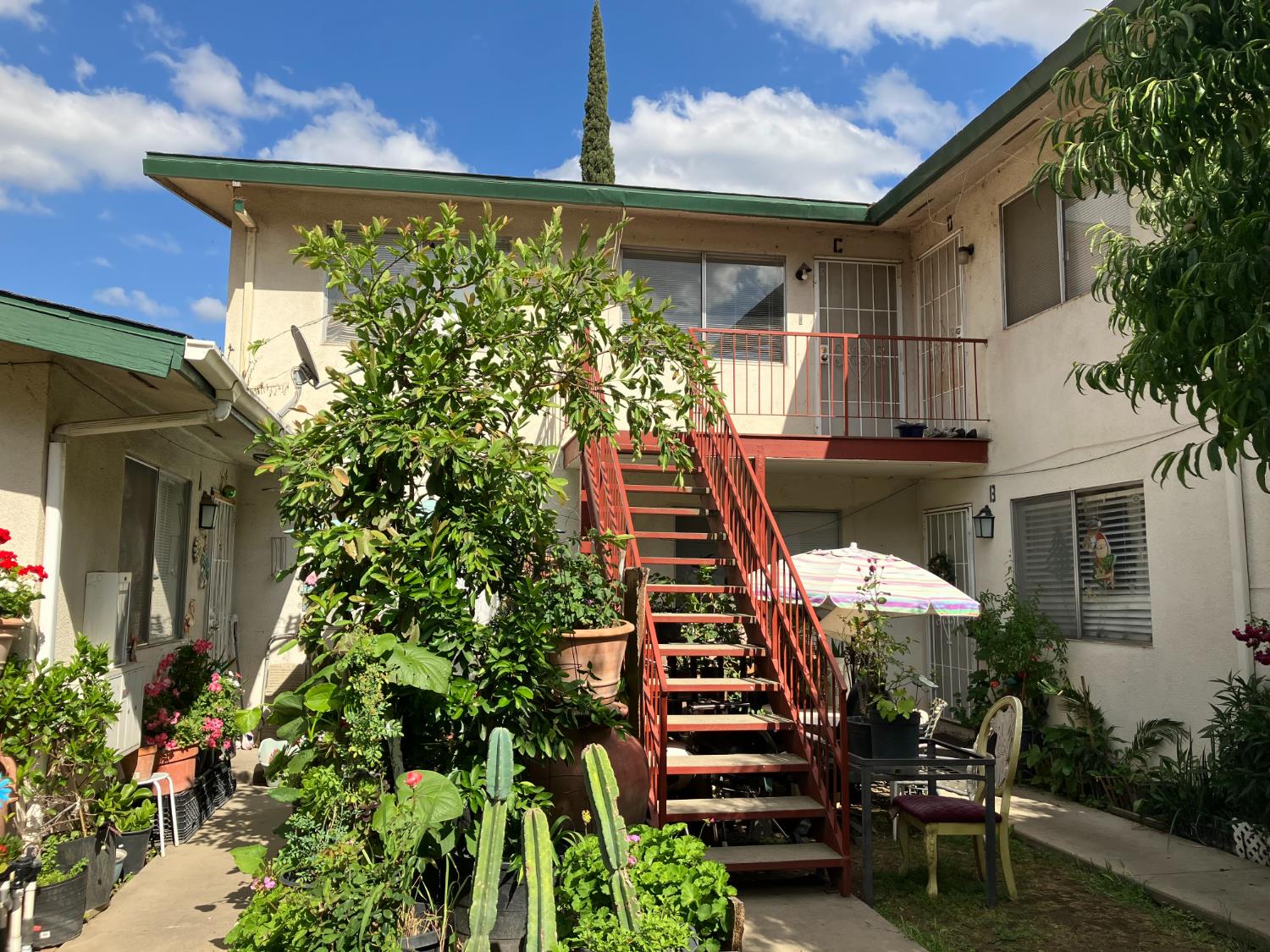 110 E Dakota Ave, Fresno, CA 93704