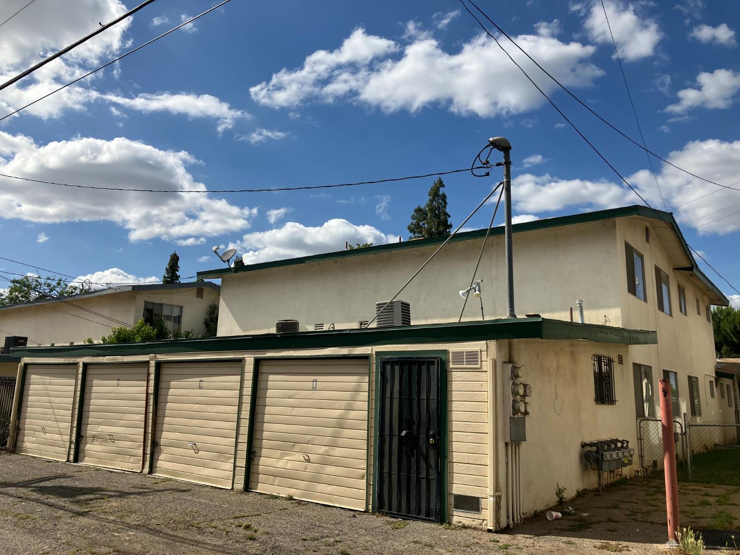 110 E Dakota Ave, Fresno, CA 93704