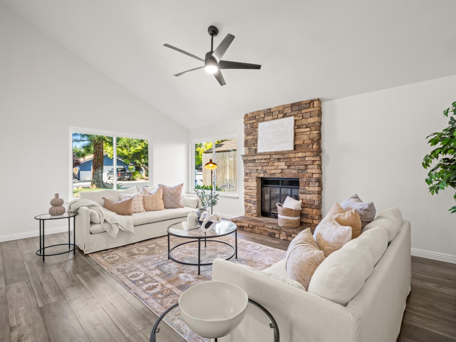 2386 Polson Ave, Clovis, CA 93611