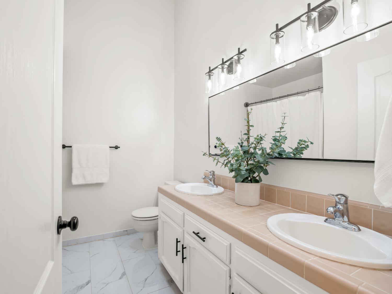 2386 Polson Ave, Clovis, CA 93611