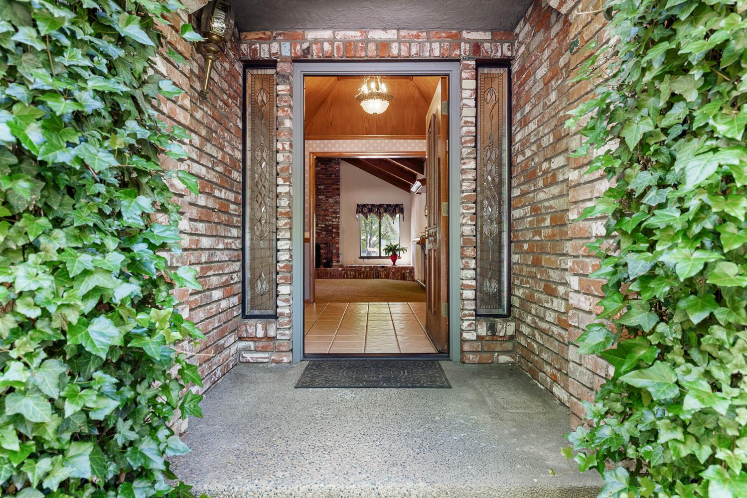 255 E shepherd Ave, Fresno, CA 93720