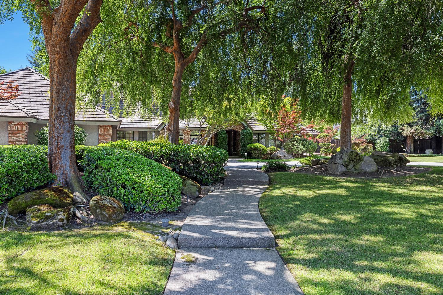 255 E shepherd Ave, Fresno, CA 93720