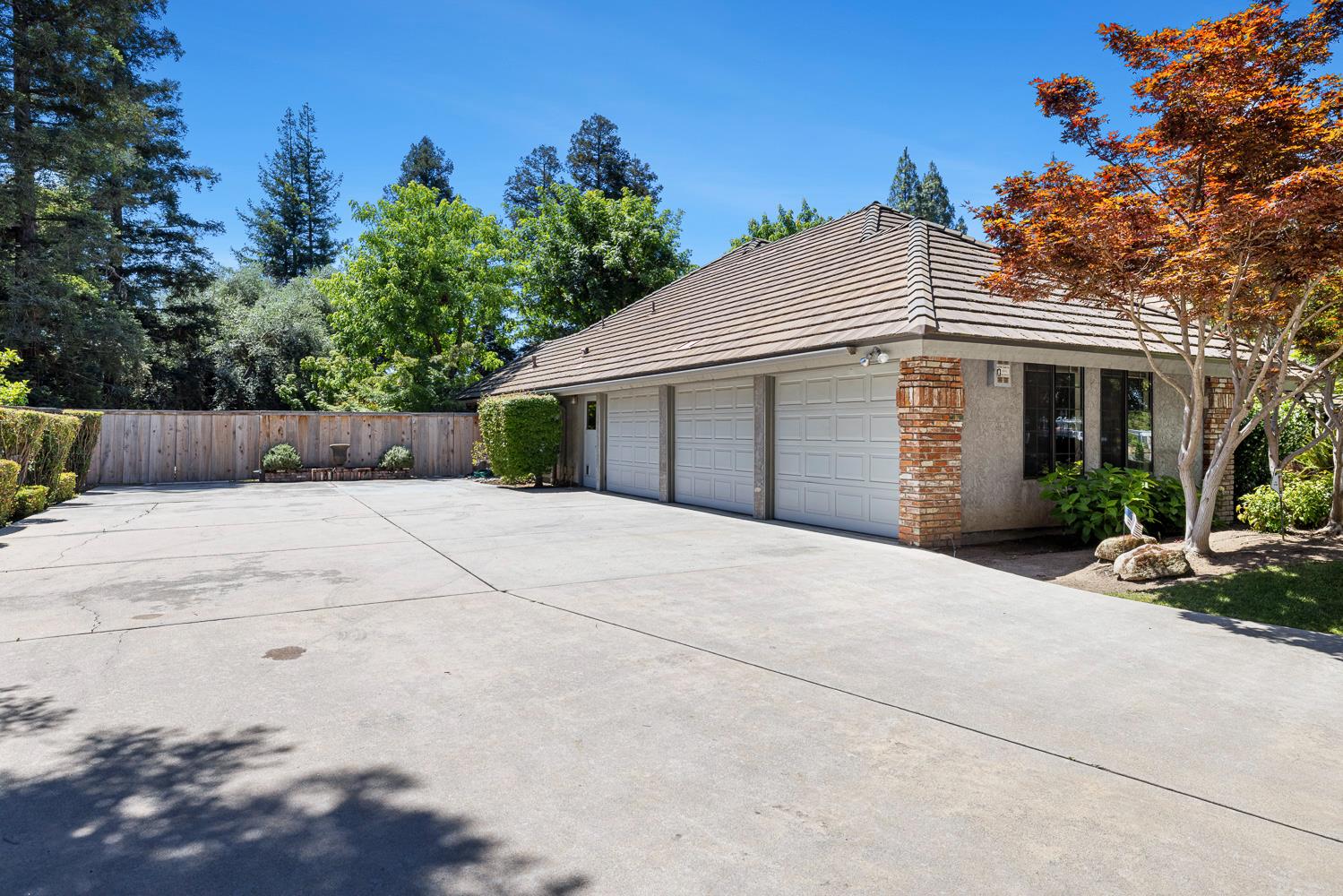 255 E shepherd Ave, Fresno, CA 93720