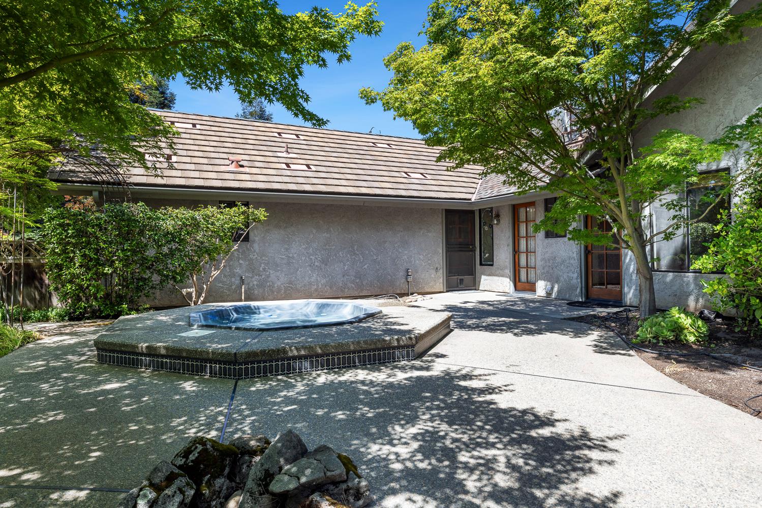 255 E shepherd Ave, Fresno, CA 93720