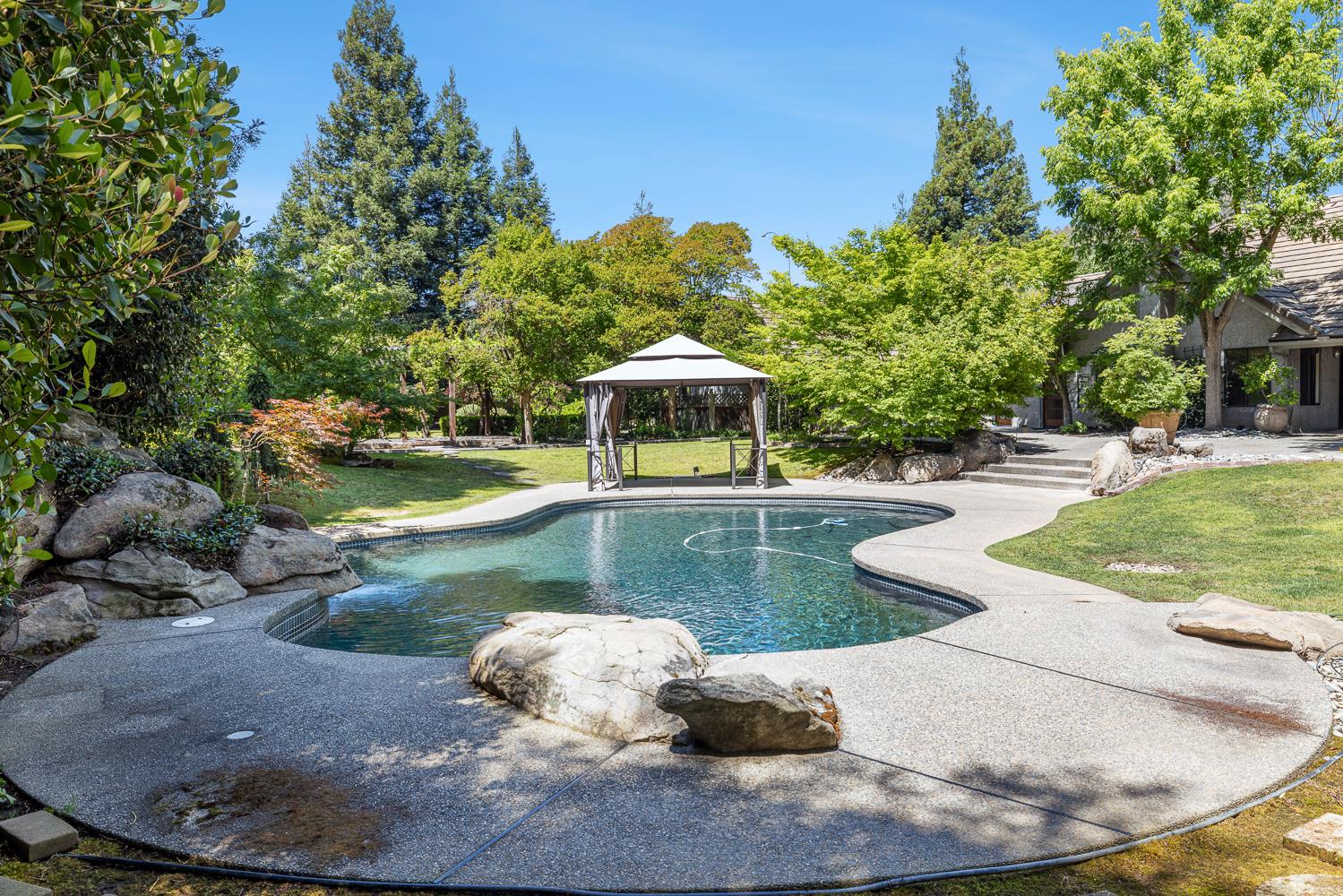 255 E shepherd Ave, Fresno, CA 93720