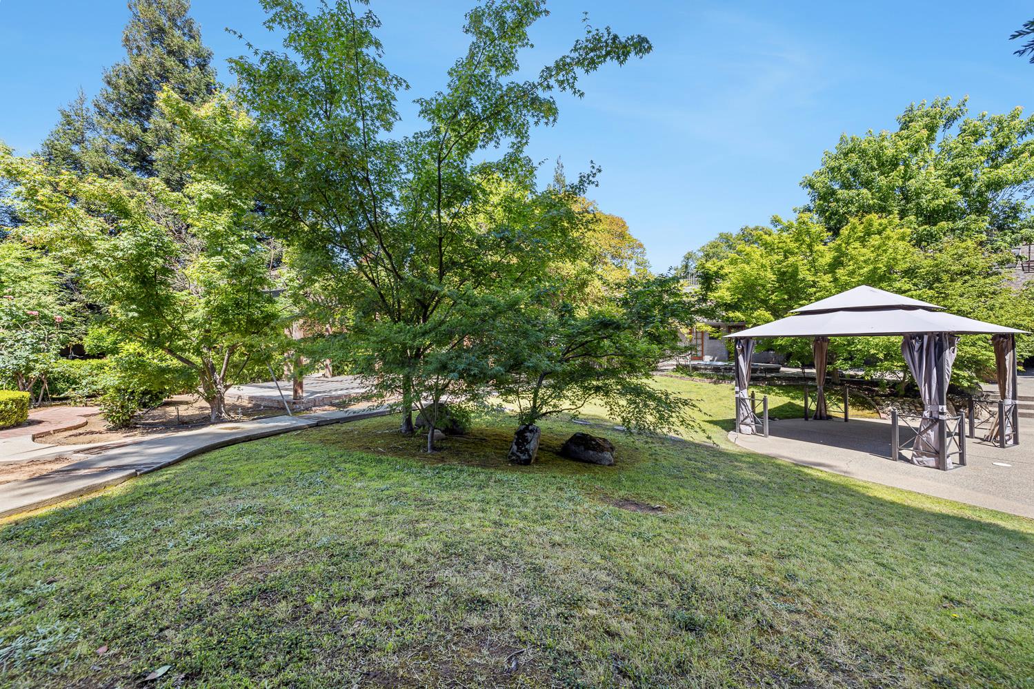 255 E shepherd Ave, Fresno, CA 93720