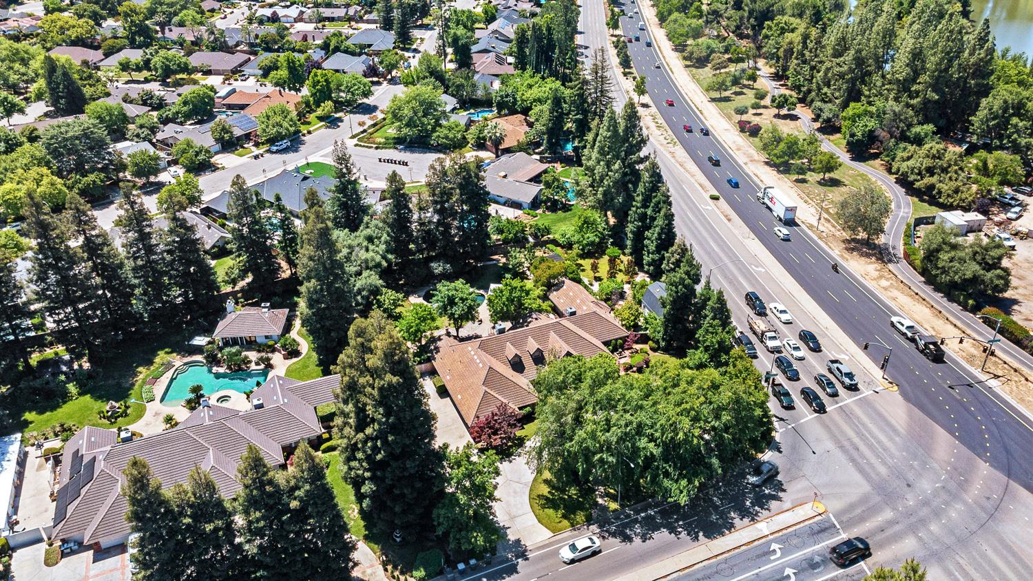 255 E shepherd Ave, Fresno, CA 93720