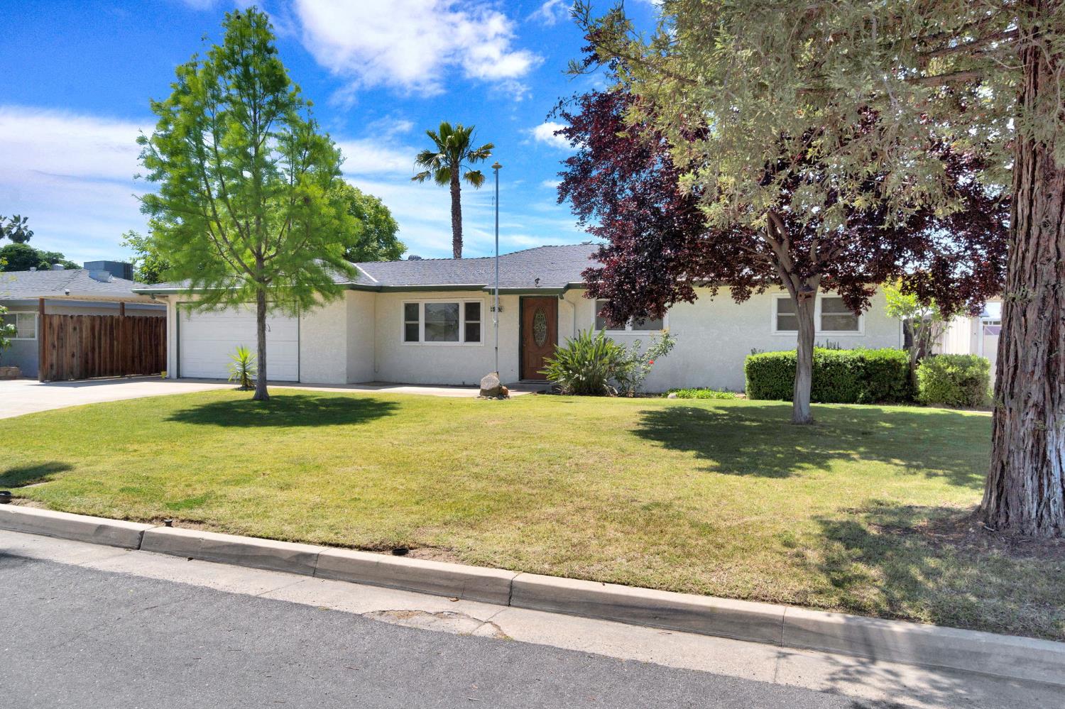 4063 N Sunnyside Ave, Fresno, CA 93727