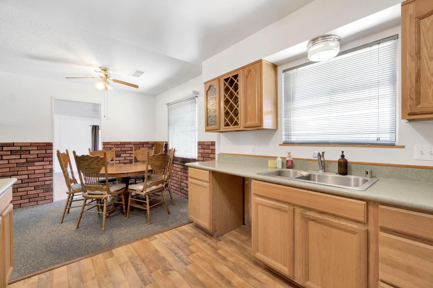 4063 N Sunnyside Ave, Fresno, CA 93727